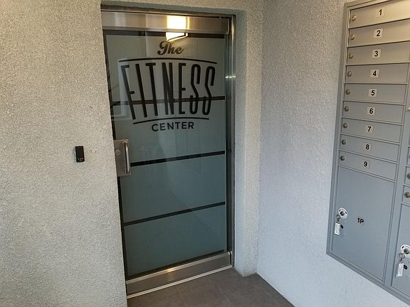 3rd image of 1518 S Hayworth Ave #104