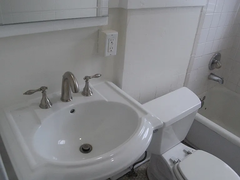 25 Broezel St #205 — Photo 8