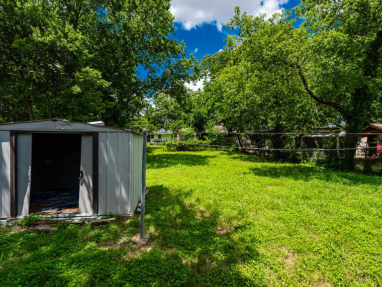 2110 Spikes St — Photo 4