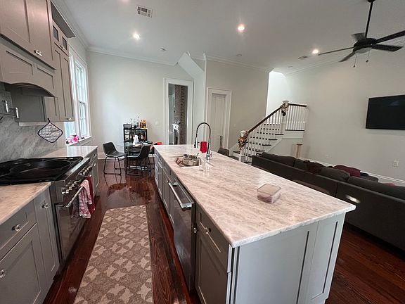 2nd image of 3019 Chippewa St