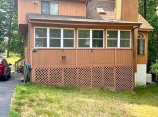 112 Osprey Cir, Bushkill, PA 18324