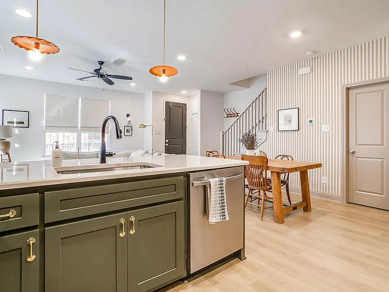 215 Athenia Dr — Photo 7
