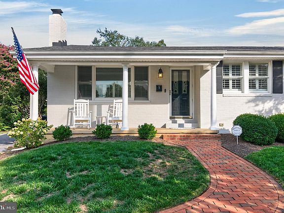 3rd image of 5 Bristol Cir