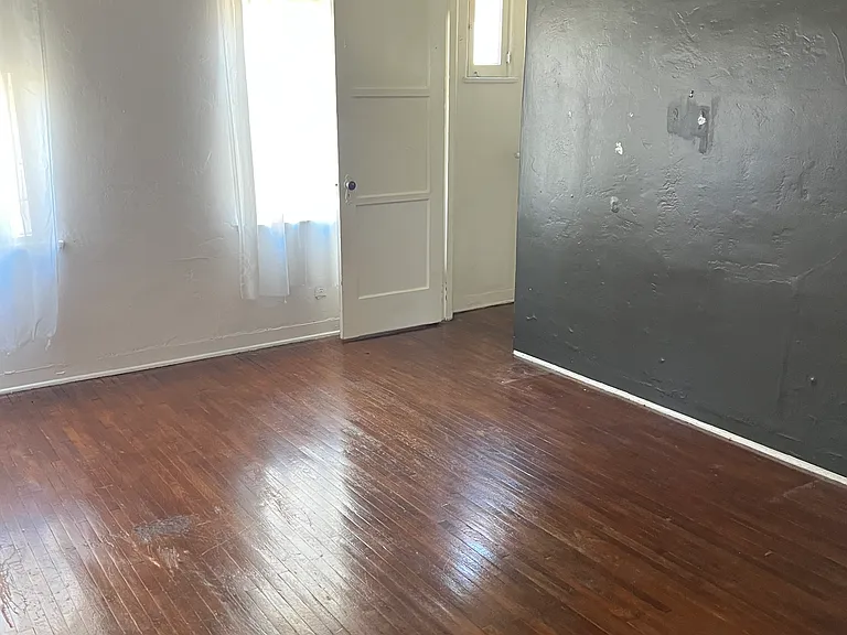 621 N Coronado St — Photo 11