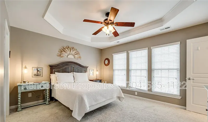3 bed, 3.5 bath, 1875 sqft, $2,800 — Photo 4