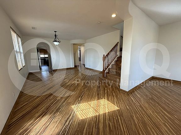 4th image of 1104 E Gail Dr