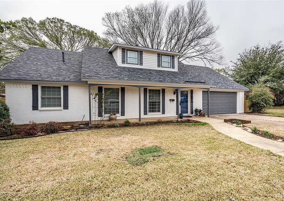 1st image of 202 E Fuller Dr