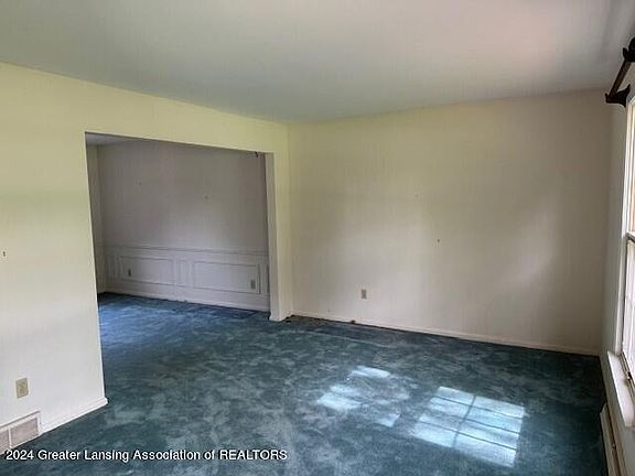 5th image of 3605 E Hiawatha Dr