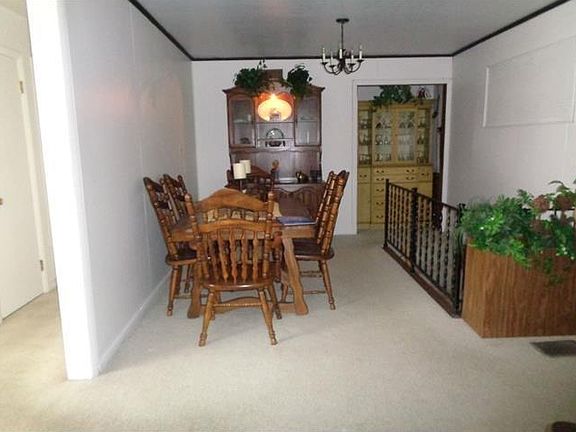 4th image of 705 E Tulip Ln