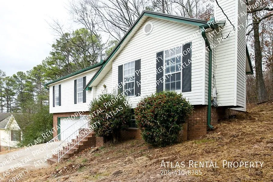 Beautifully Renovated 4BR Home with Basement & Modern Updates! — Photo 3