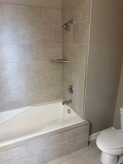 3 bed, 1993 sqft, $1,995 — Photo 2