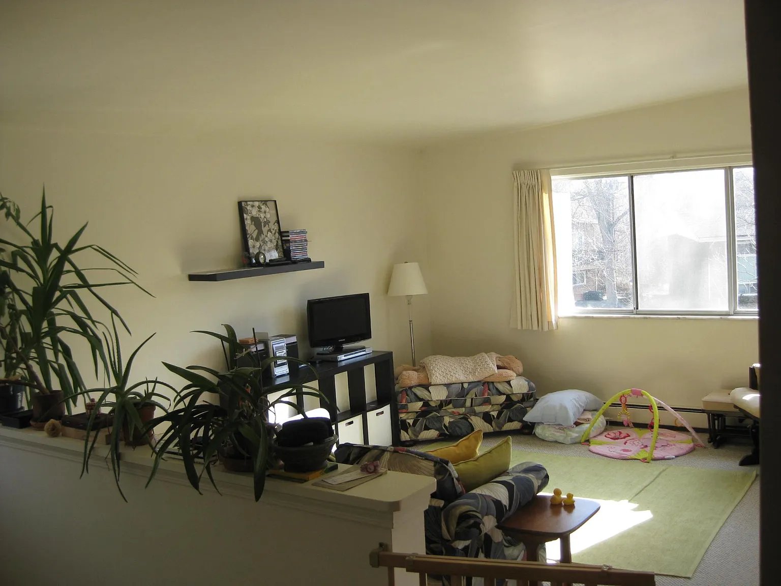 3 bed, 1.5 bath, 1400 sqft, $2,320 — Photo 3
