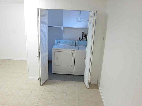 5th image of 310 Surry Ln
