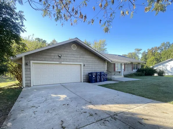120 Woodland Dr, Troy, MO 63379