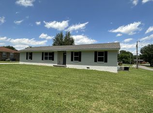 900 Sunset Dr, McMinnville, TN 37110