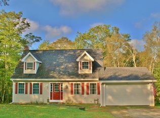 71 Newfoundland Dr, Cushing, ME 04563