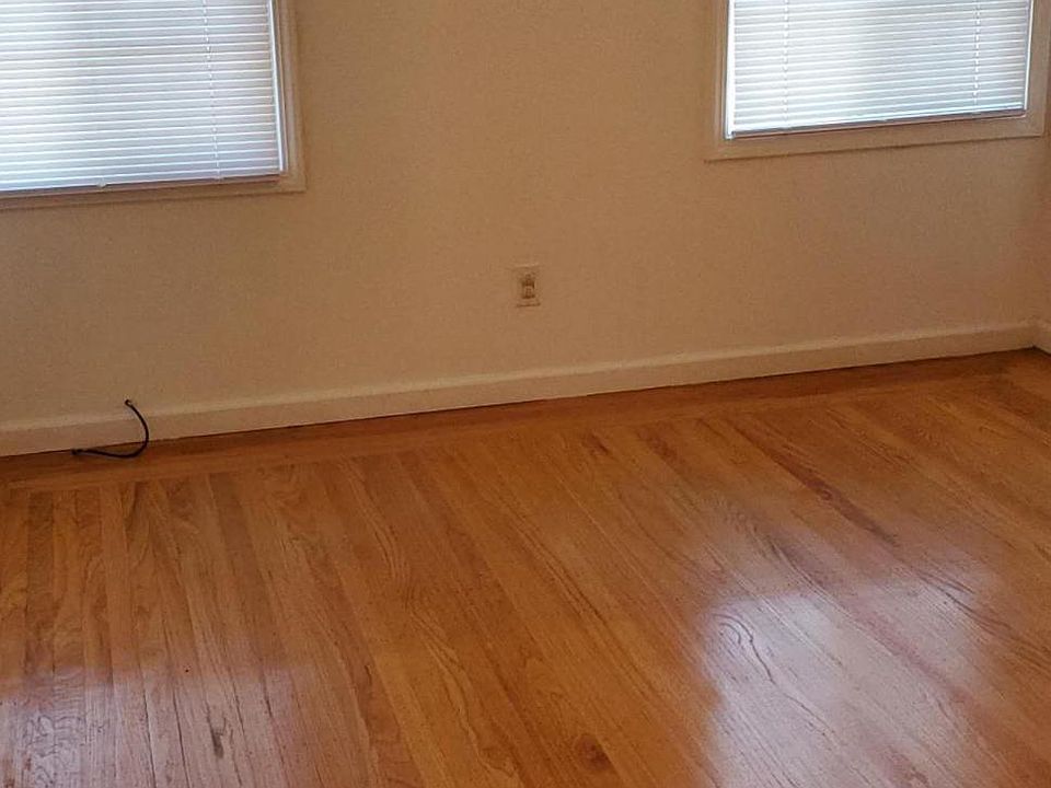 2nd image of 3493 Davis St