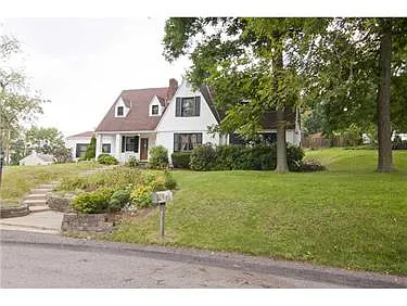 111 Parkfel Ave photo 1