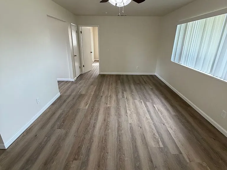 1409 Roberts Ave — Photo 9