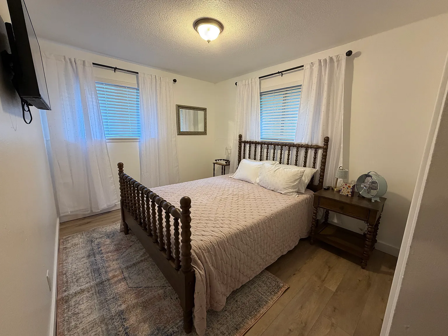 3 bed, 1.5 bath, 936 sqft, $3,500 — Photo 3