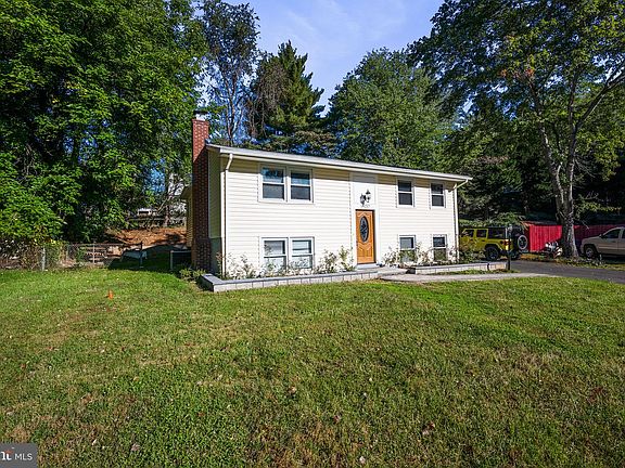 2nd image of 14217 Mapledale Ave