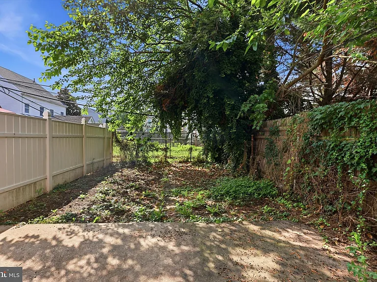 832 N Union St — Photo 14