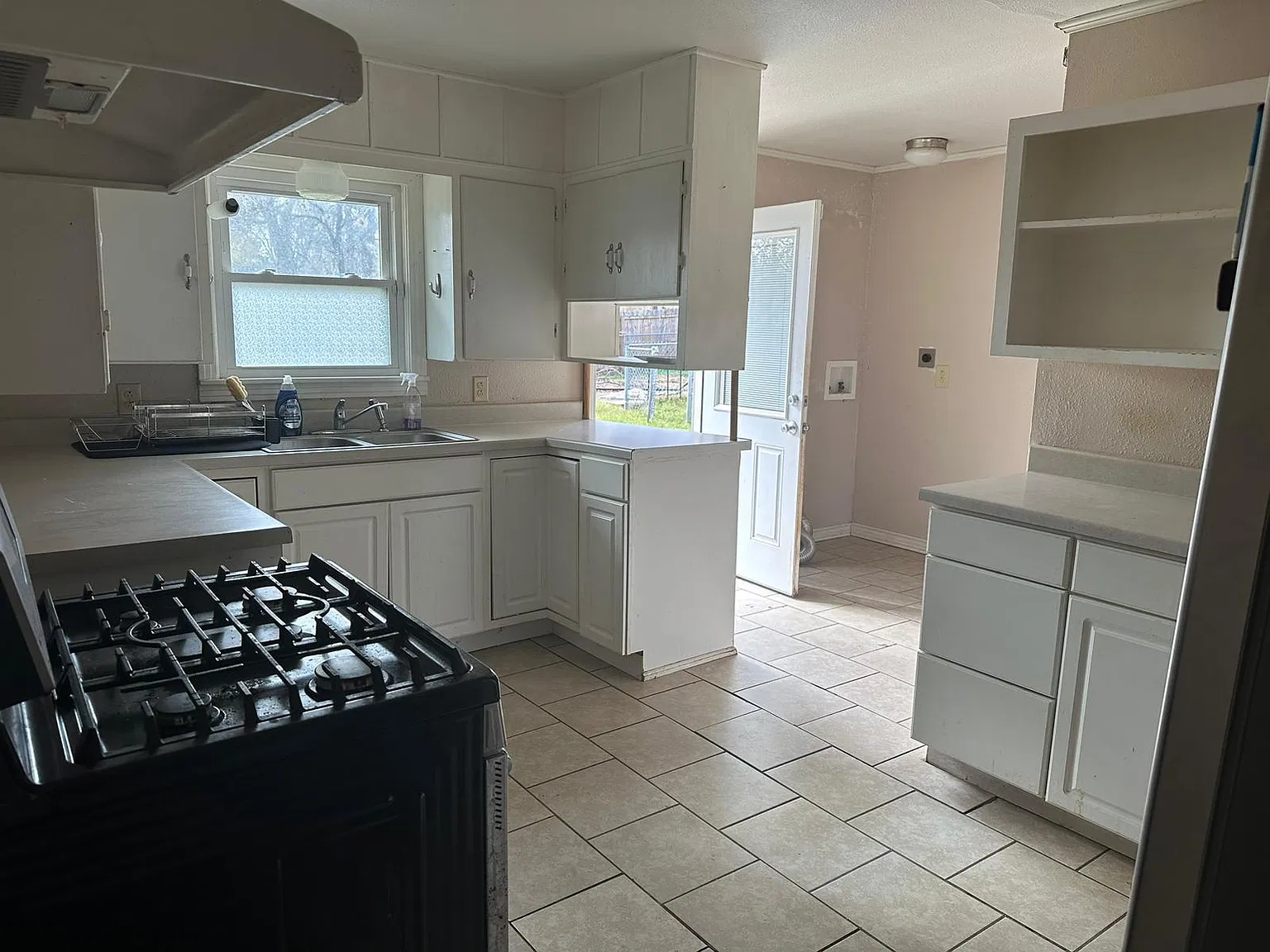 3 bed, 2000 sqft, $1,450 — Photo 3