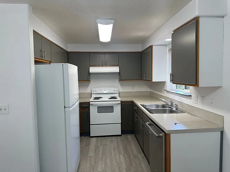 70 Jefferson Aly — Photo 10