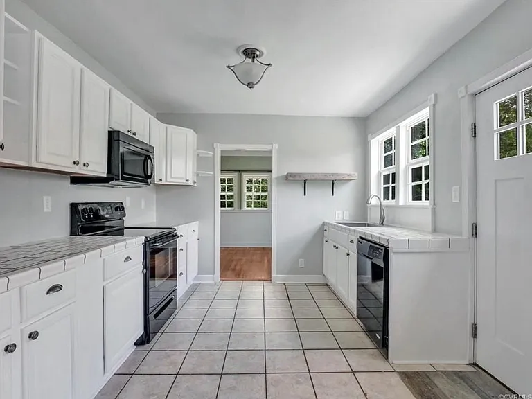 2608 Grant St — Photo 7