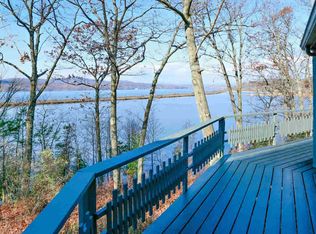 26 Cove Rd, Rhinebeck, NY 12572