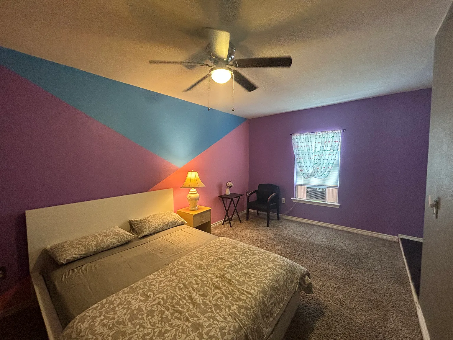 1 bed, 1.5 bath, 1592 sqft, $1,200 — Photo 4