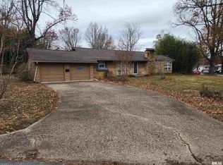 185 Circle Dr, Herrin, IL 62948