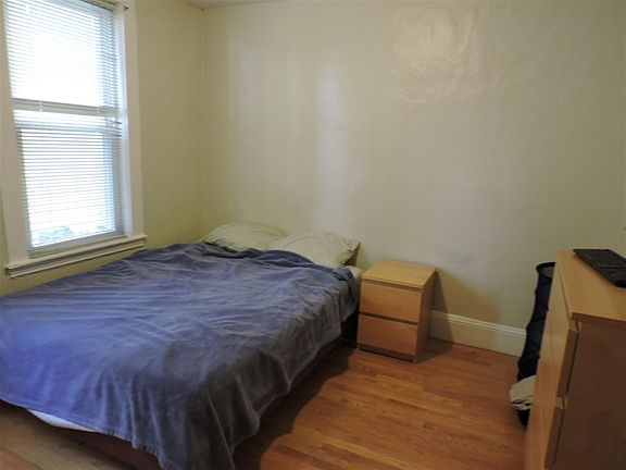 4th image of 279 Pearl St #1