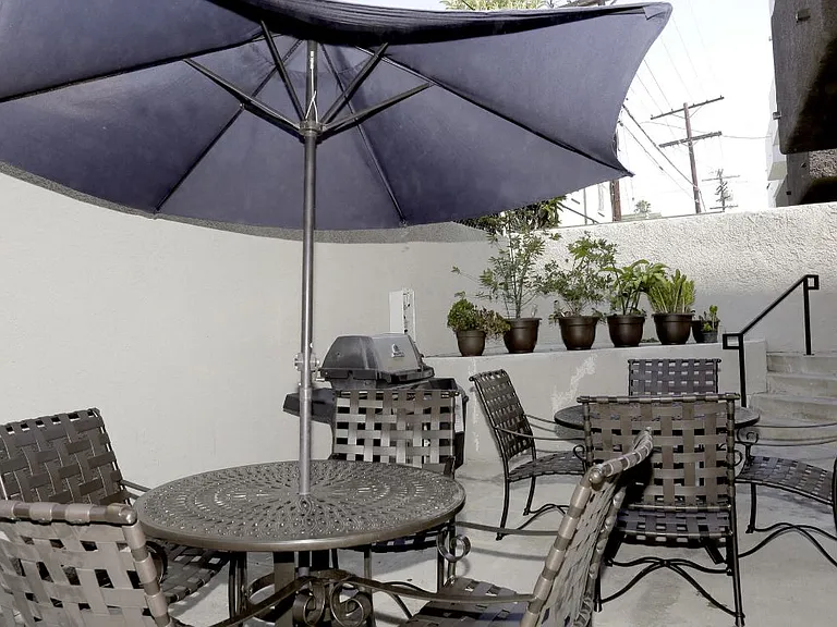 Crenshaw Townhouse — Photo 27