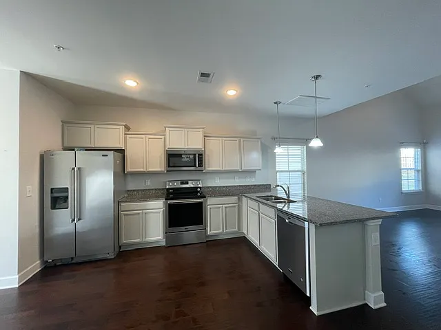 2022 Abbingdon Way — Photo 7