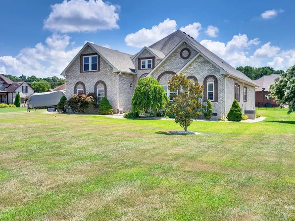 2114 London Ln, Greenbrier, TN 37073