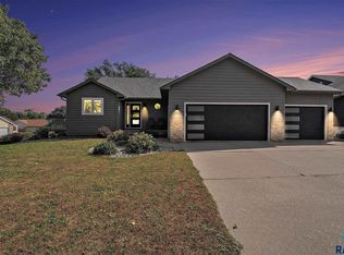 2000 S Gordon Dr, Sioux Falls, SD 57110