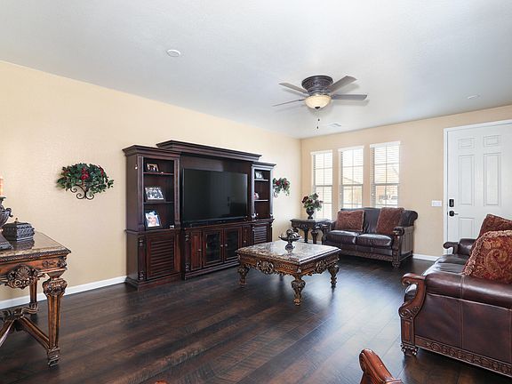 5th image of 46031 W Holly Dr