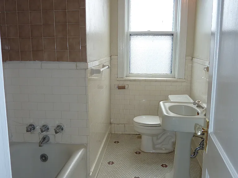 812 Leland Ave — Photo 7
