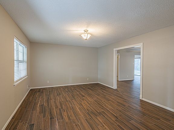 4th image of 232 Westwood Dr