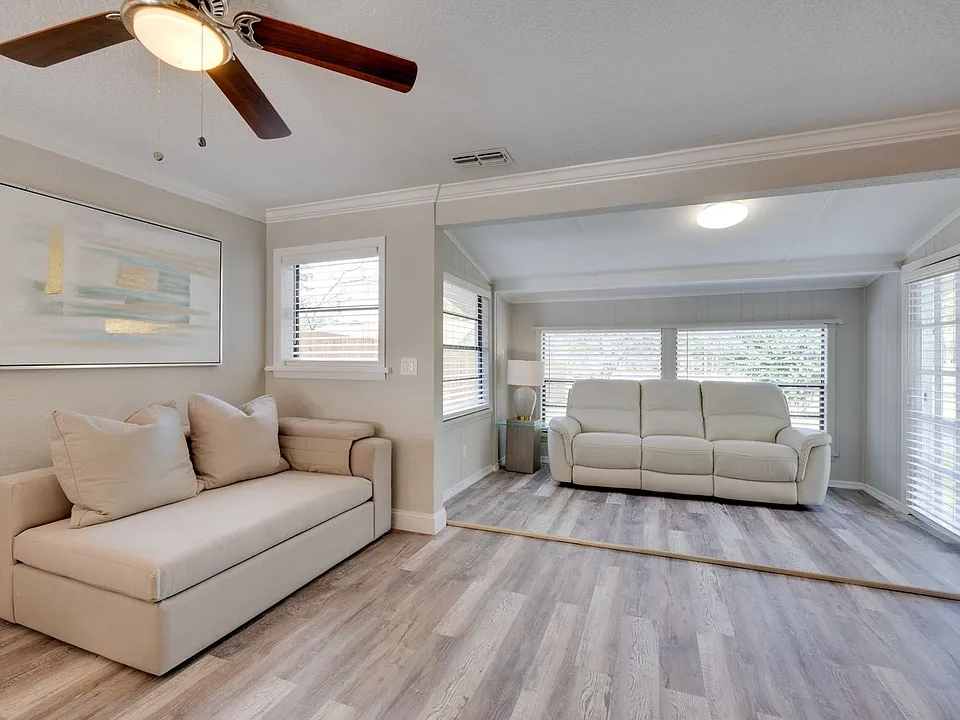 224 E Kelly Park Rd #ID1545961P