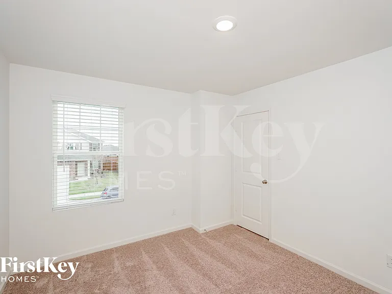1804 Sandlin Dr — Photo 10