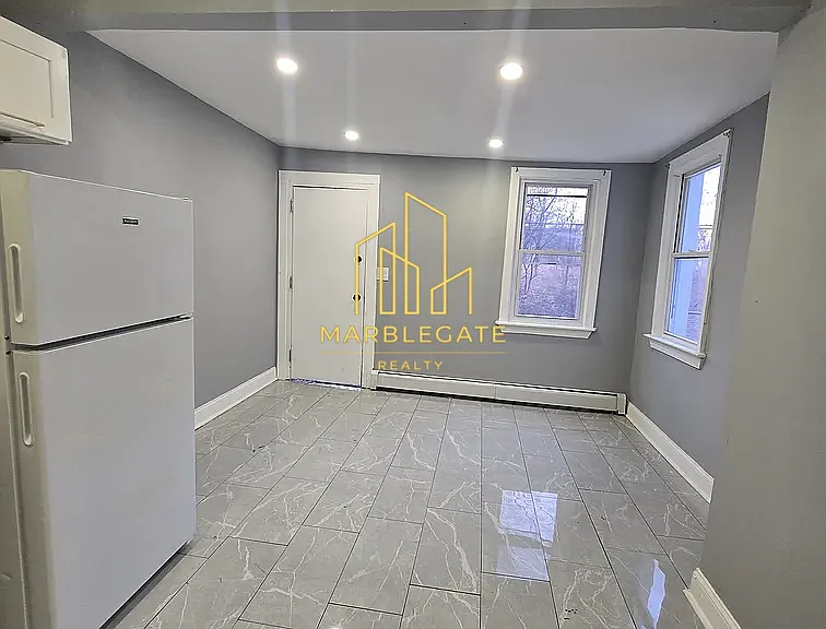 553 S Orange Ave #22 — Photo 6