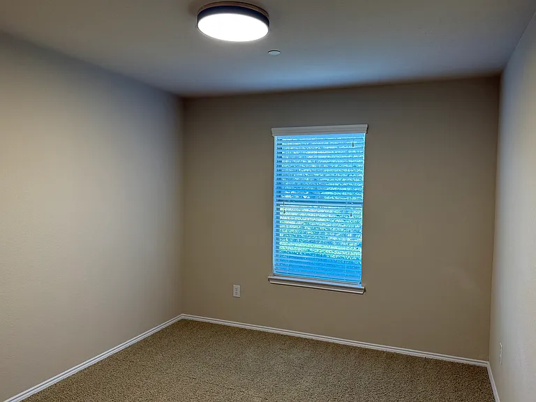 333 Phoebe Dr — Photo 9