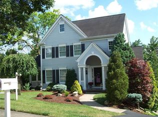 113 McConnell Mill Ln, Pittsburgh, PA 15228