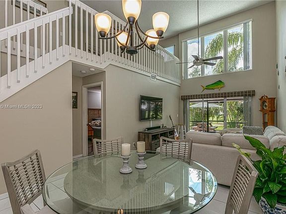 4th image of 7610 Pinewalk Dr S #128