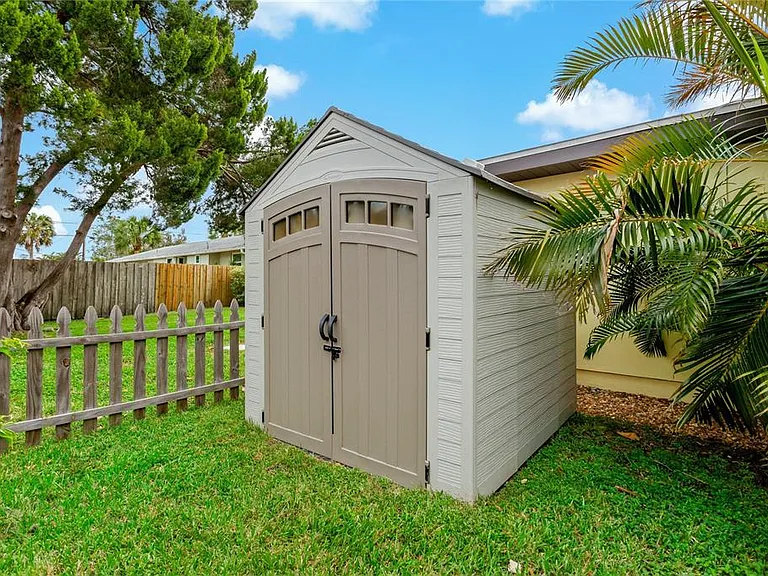 1675 Blakemore Ln — Photo 36