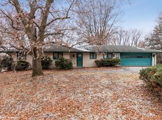 6710 NW Timberline Dr, Des Moines, IA 50313