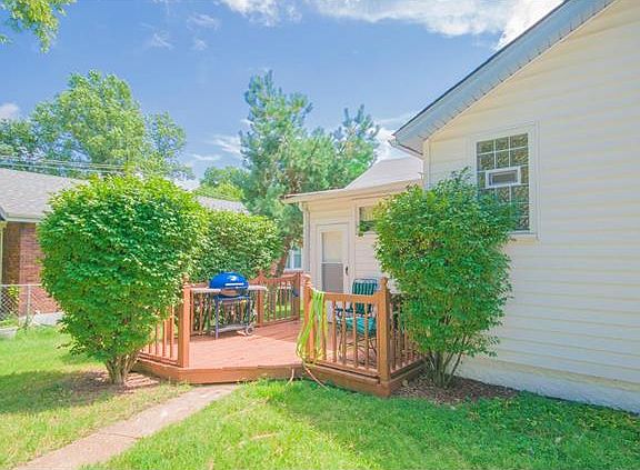 4th image of 8307 Flora Ave