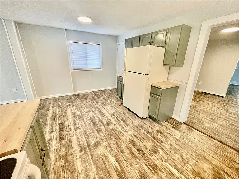 223 E Filbert St — Photo 25